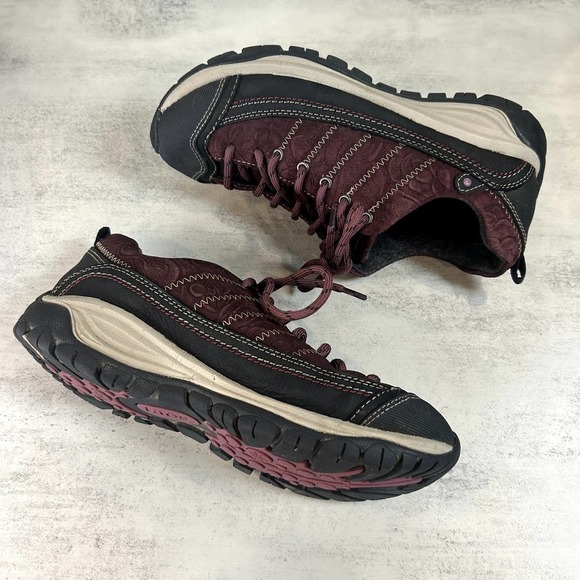 TAOS, Women's Motion Suede Walking Burgundy/Black Sneakers, US Women's 7.5 - Picture 4 of 7